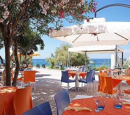 Acquaviva Village Camping 费拉约港 外观 照片