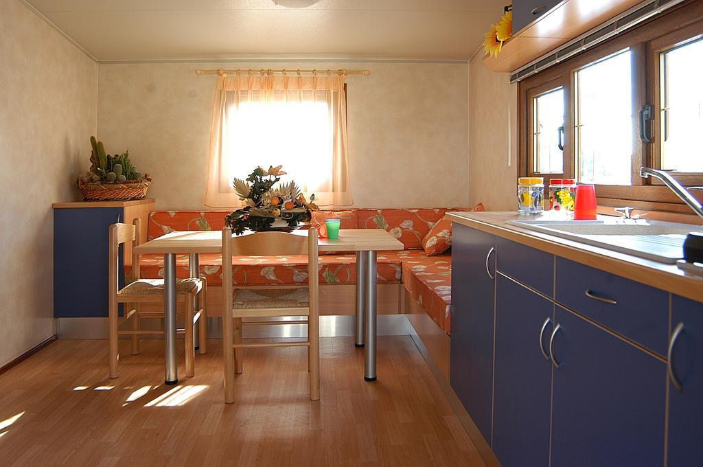 Acquaviva Village Camping 费拉约港 客房 照片